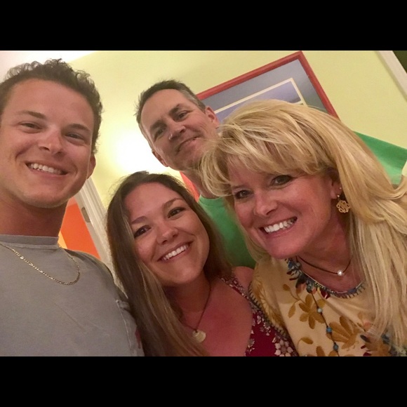 Meet your Posher, Sheila - Picture 1 of 1